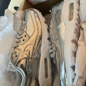 Womens Nike Air Max 90 Metallic Silver size 9